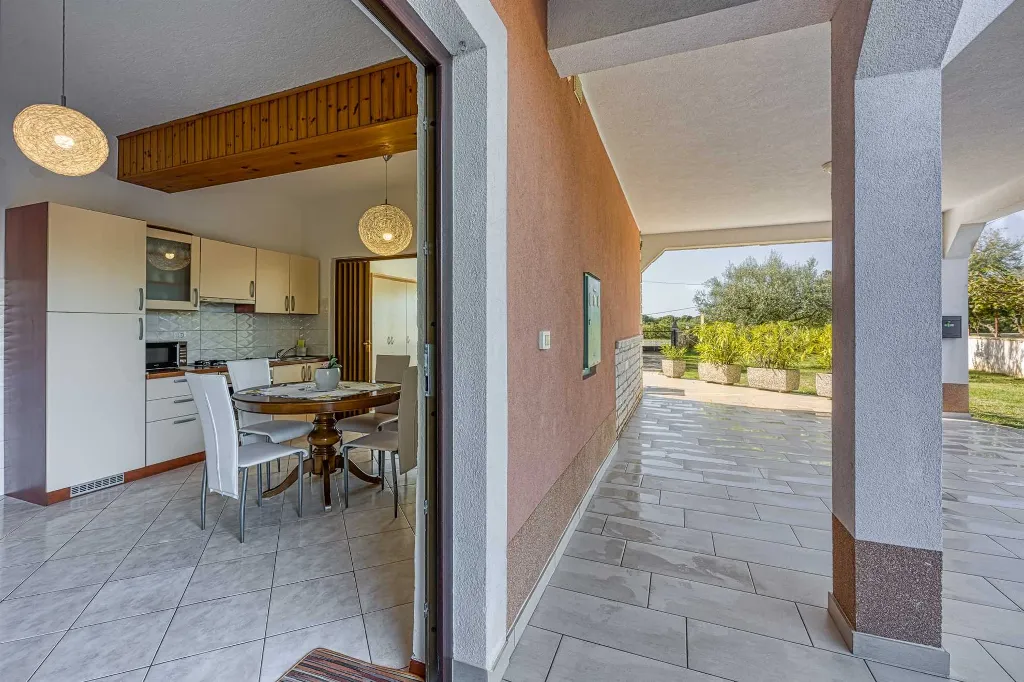 2-Bedroom Apartment in Rovinj for 4 Guests