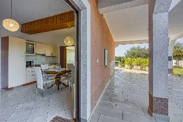 2-Bedroom Apartment in Rovinj for 4 Guests