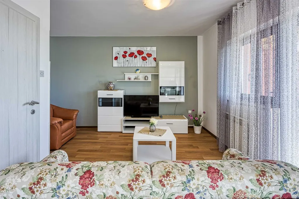 Rovinj 2-Bedroom Apartment for Up to 6