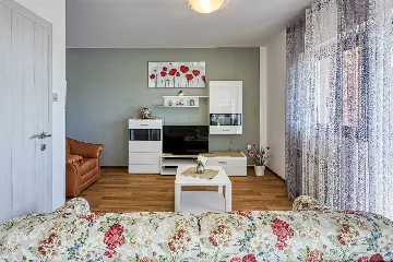 Rovinj 2-Bedroom Apartment for Up to 6