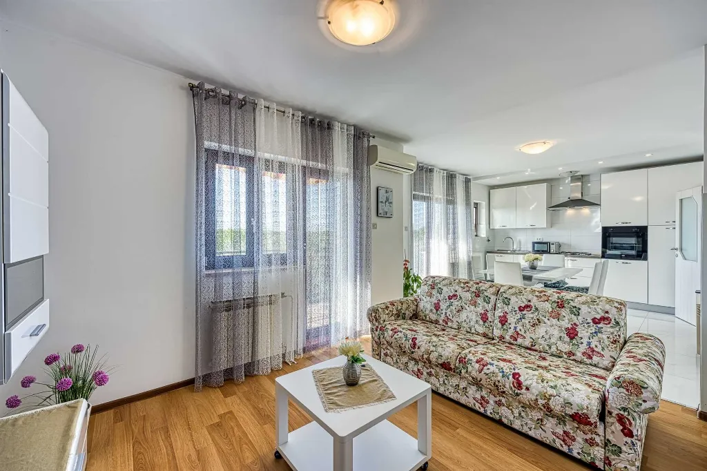 Rovinj 2-Bedroom Apartment for Up to 6