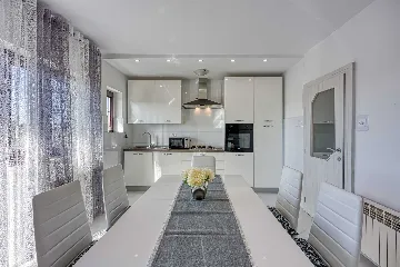 Rovinj 2-Bedroom Apartment for Up to 6