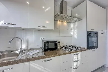 Rovinj 2-Bedroom Apartment for Up to 6