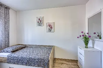 Rovinj 2-Bedroom Apartment for Up to 6