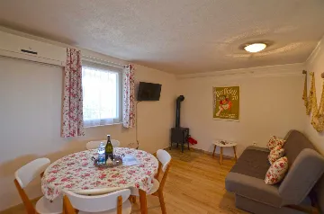 Rovinj Apartment with Private Parking for 4