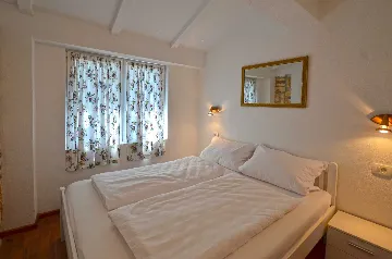 Rovinj Apartment with Private Parking for 4