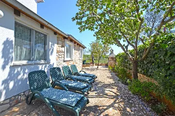 Rovinj Apartment with Private Parking for 4