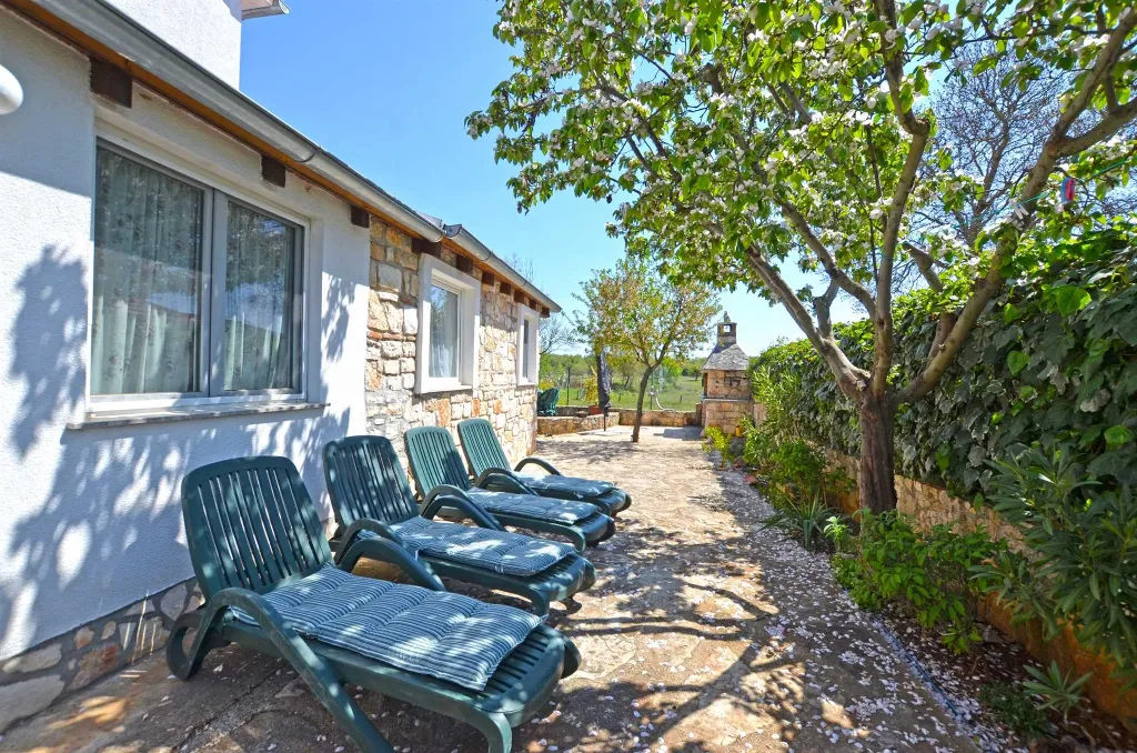 Rovinj Apartment with Private Parking for 4