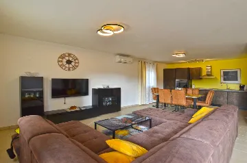 3-Bedroom Apartment in Rovinj with Private Terrace