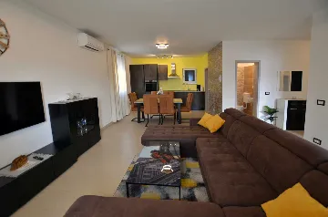 3-Bedroom Apartment in Rovinj with Private Terrace