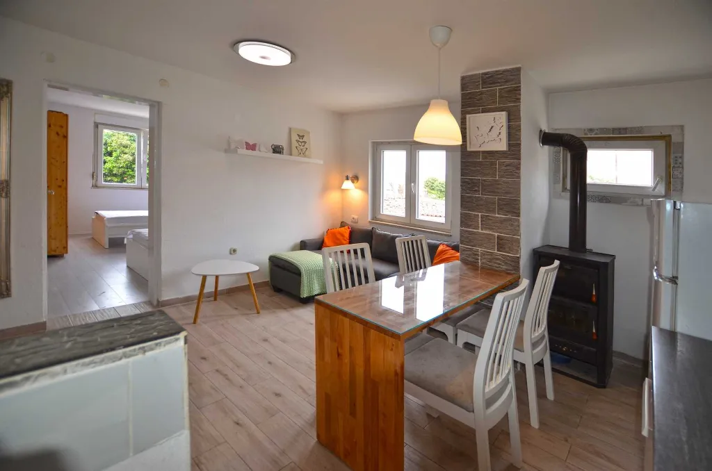 Rovinj Apartment for Up to 4 Guests with Parking