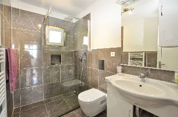 Rovinj Apartment for Up to 4 Guests with Parking