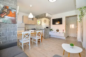 Rovinj Apartment for Up to 4 Guests with Parking