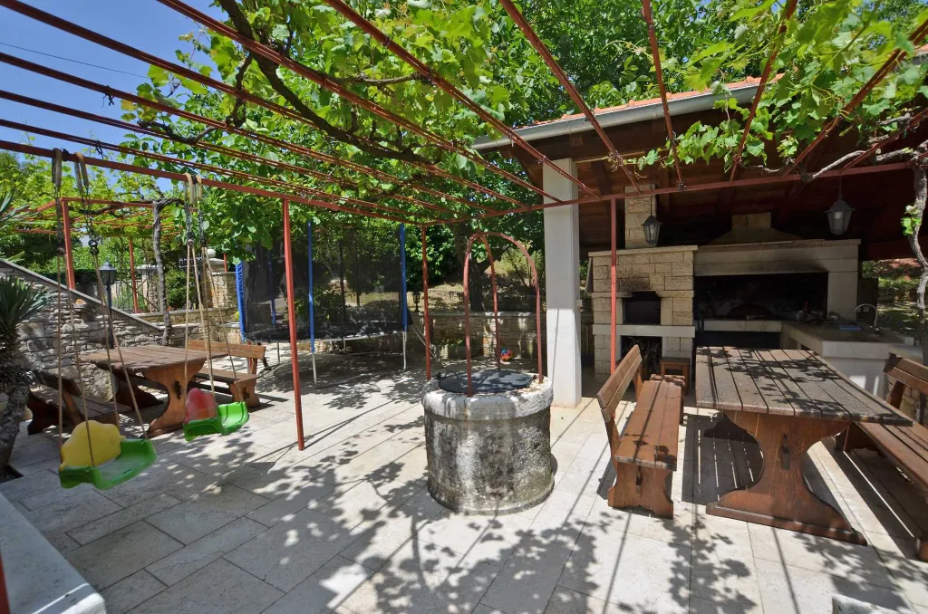 One-Bedroom Apartment with Terrace in Rovinj