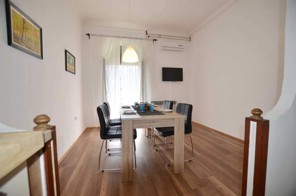 Two-Bedroom Apartment in Rovinj for 5 Guests