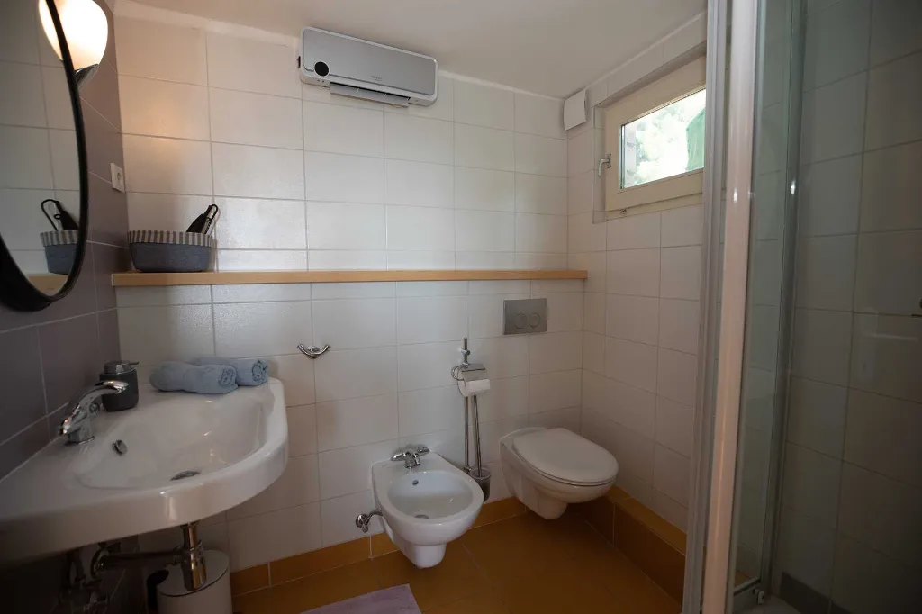 APARTMENT FOR TWO WITH SEA VIEW - ISLAND OF SOLTA