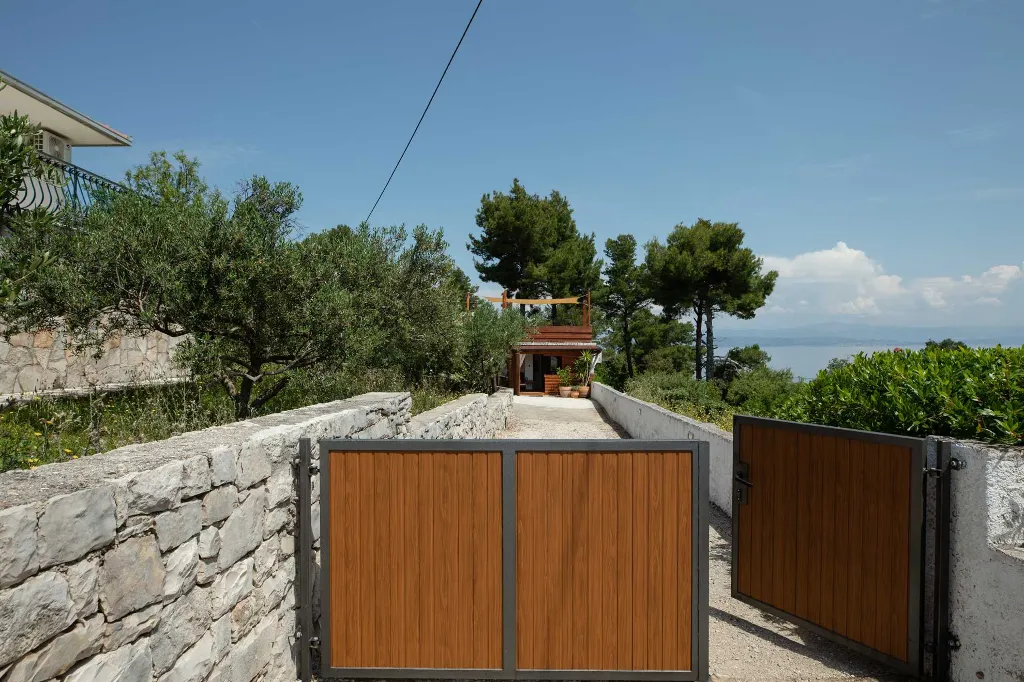 APARTMENT FOR TWO WITH SEA VIEW - ISLAND OF SOLTA