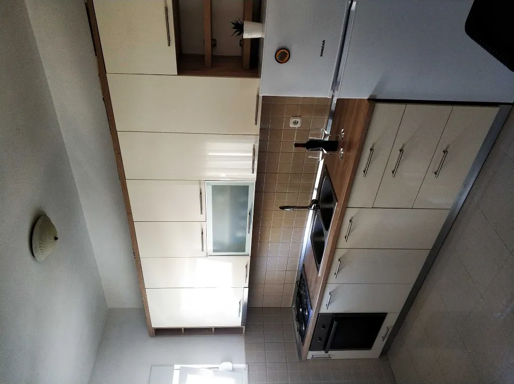 Dvosoban apartman u prizemlju-DINJIŠKA
