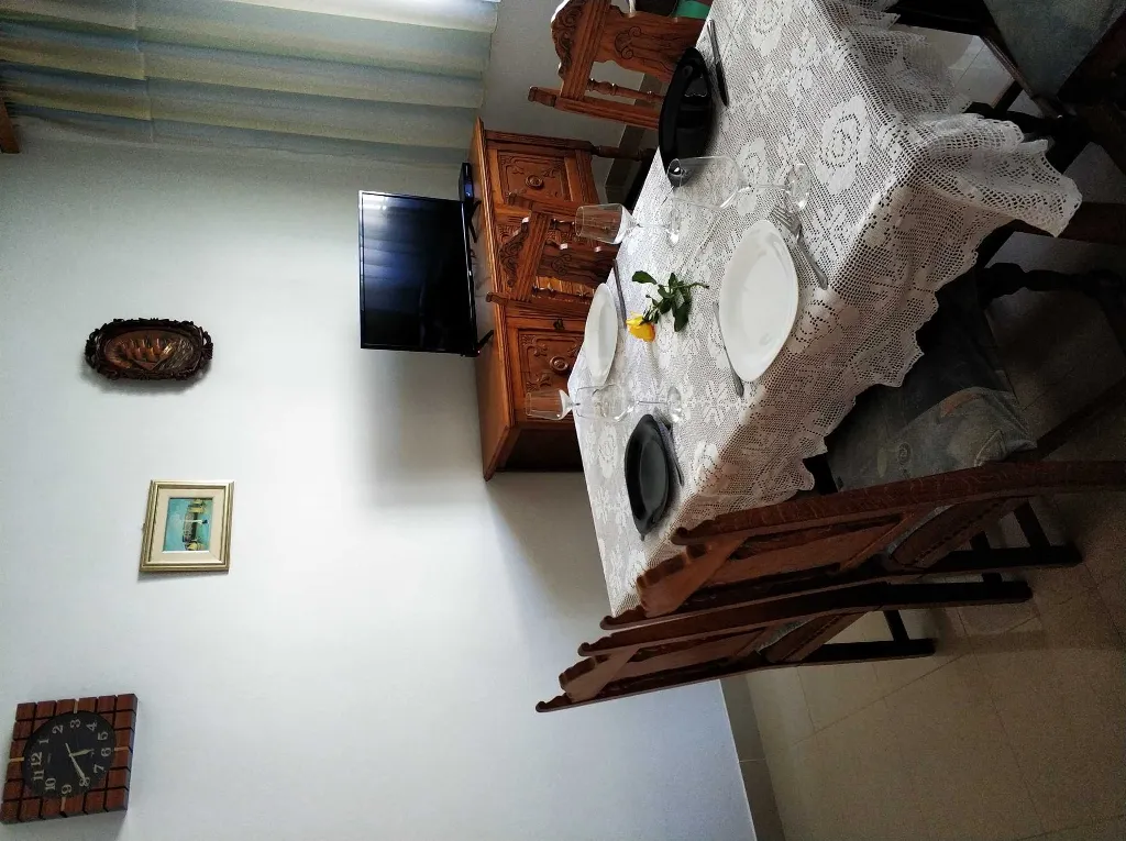 Dvosoban apartman u prizemlju-DINJIŠKA
