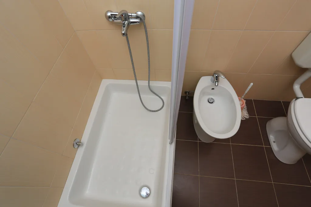 Dvosoban apartman u prizemlju-DINJIŠKA