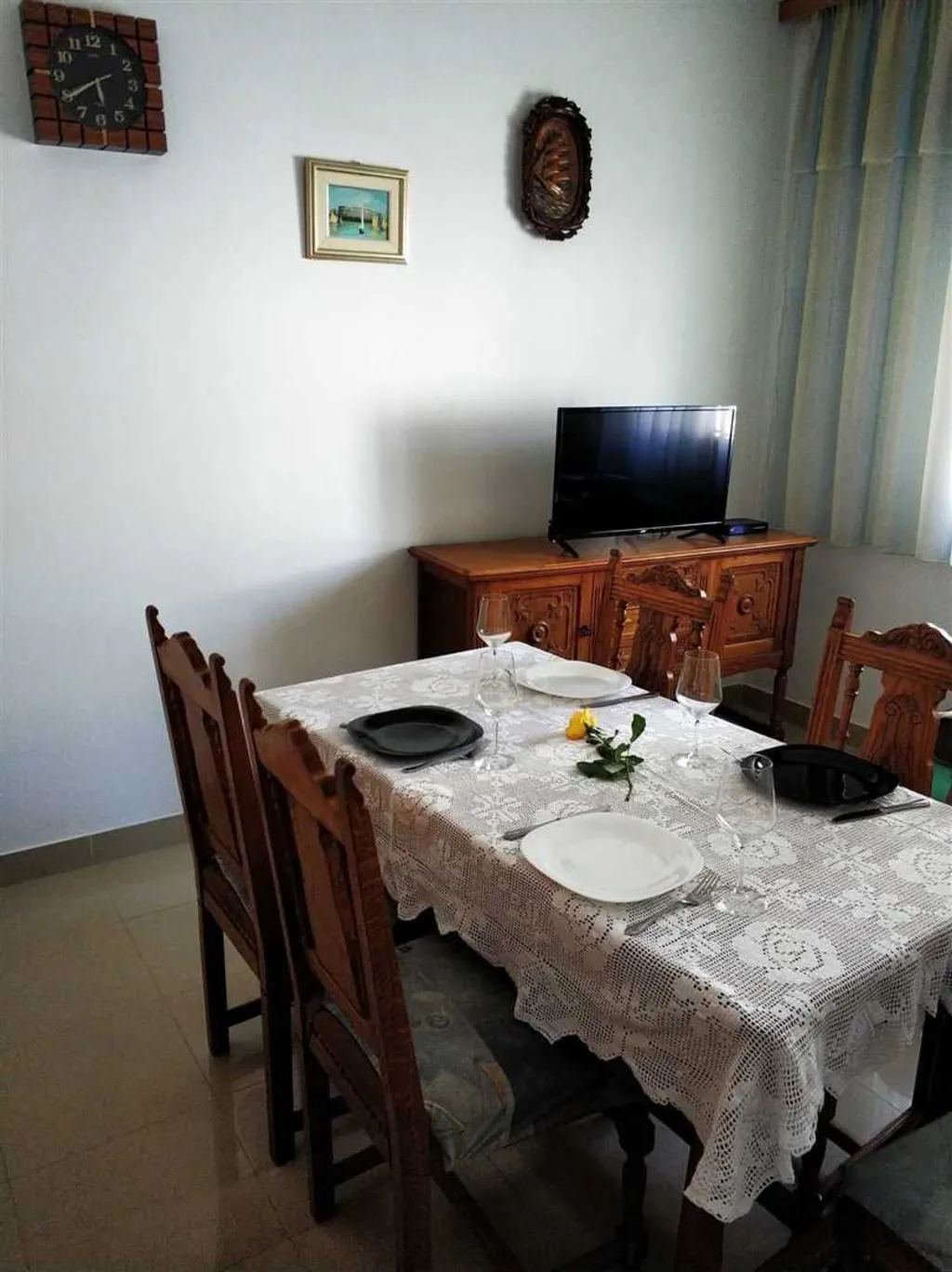 Dvosoban apartman u prizemlju-DINJIŠKA