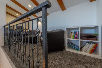 Air-Conditioned 3-Bedroom Holiday House in Starigrad