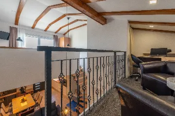 Air-Conditioned 3-Bedroom Holiday House in Starigrad