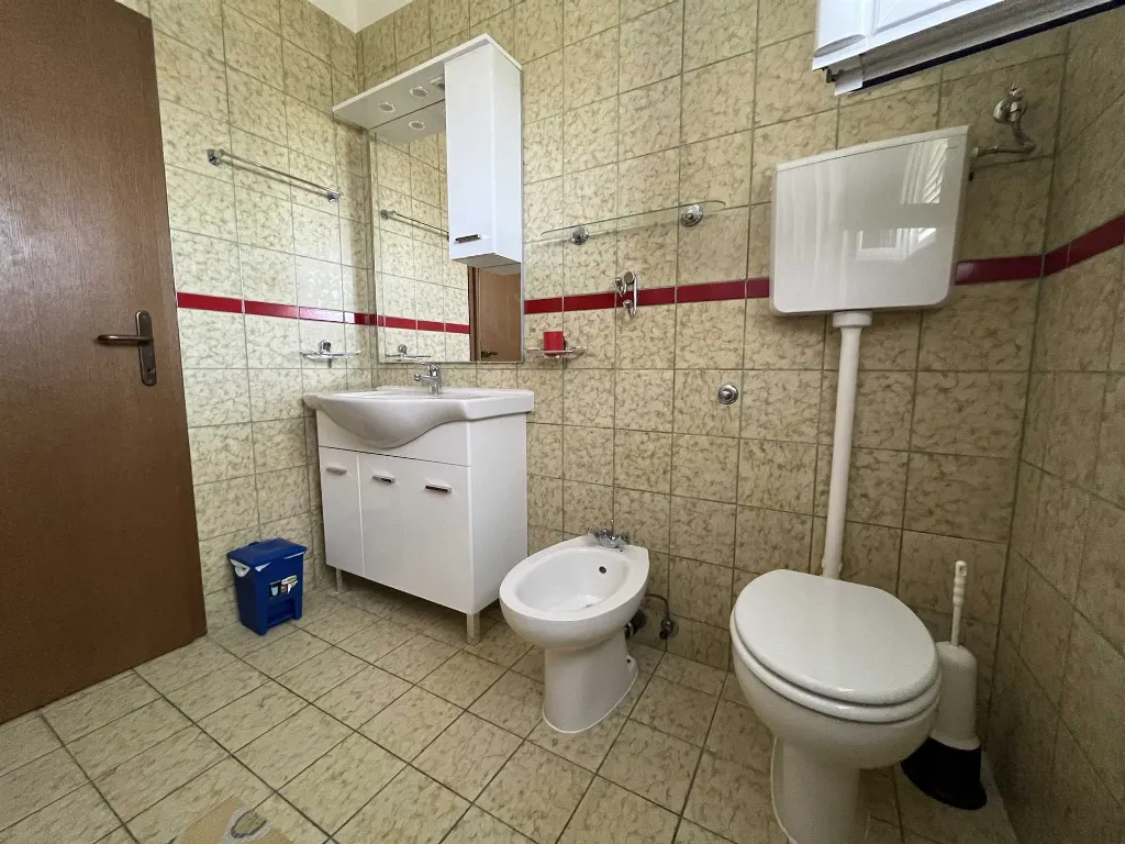 Two-room apartment for four people on the island of Rab, Barbat