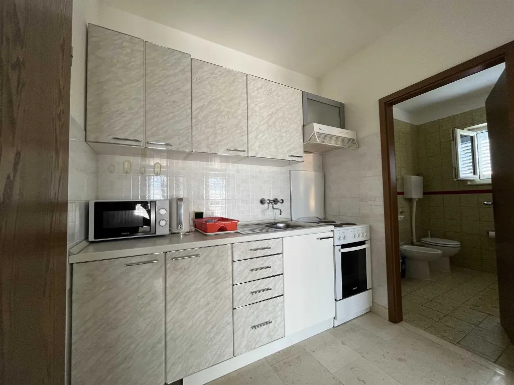 Two-room apartment for four people on the island of Rab, Barbat