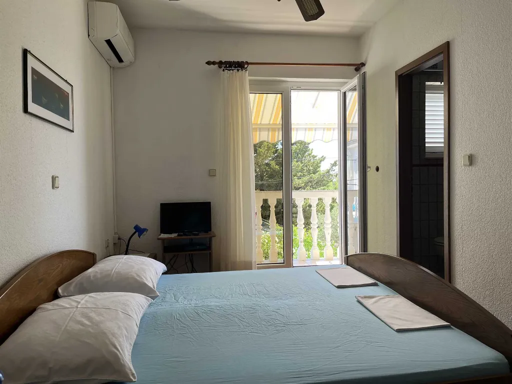 Studio apartment for two people on the island of Rab, Barbat
