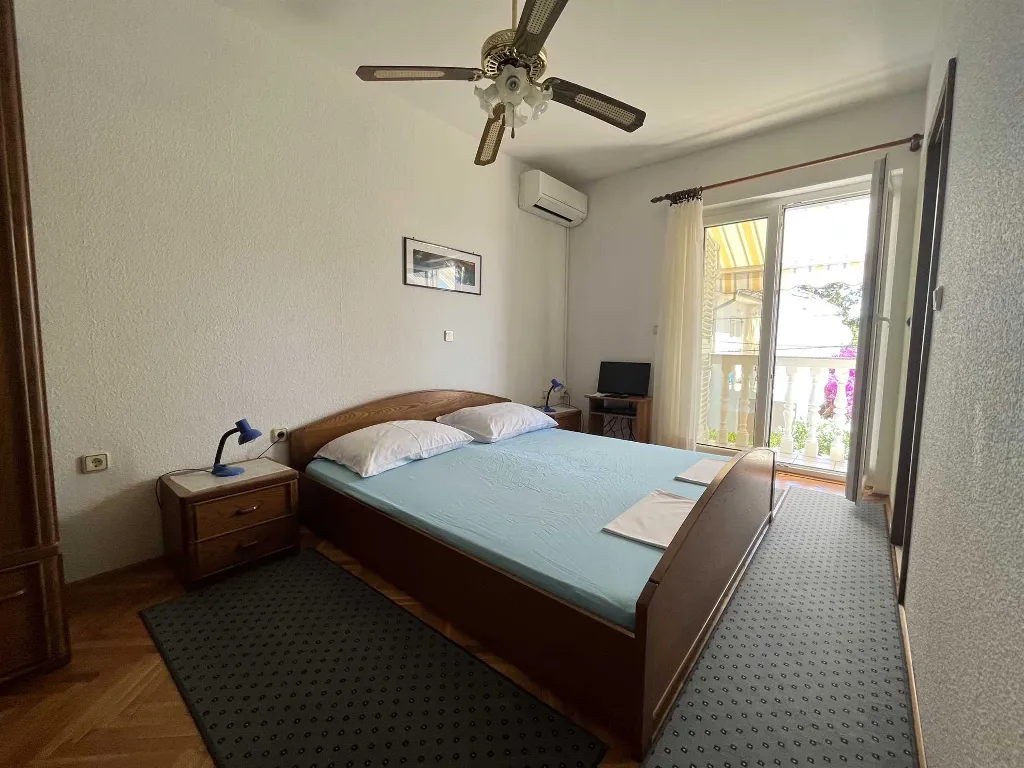 Studio apartment for two people on the island of Rab, Barbat