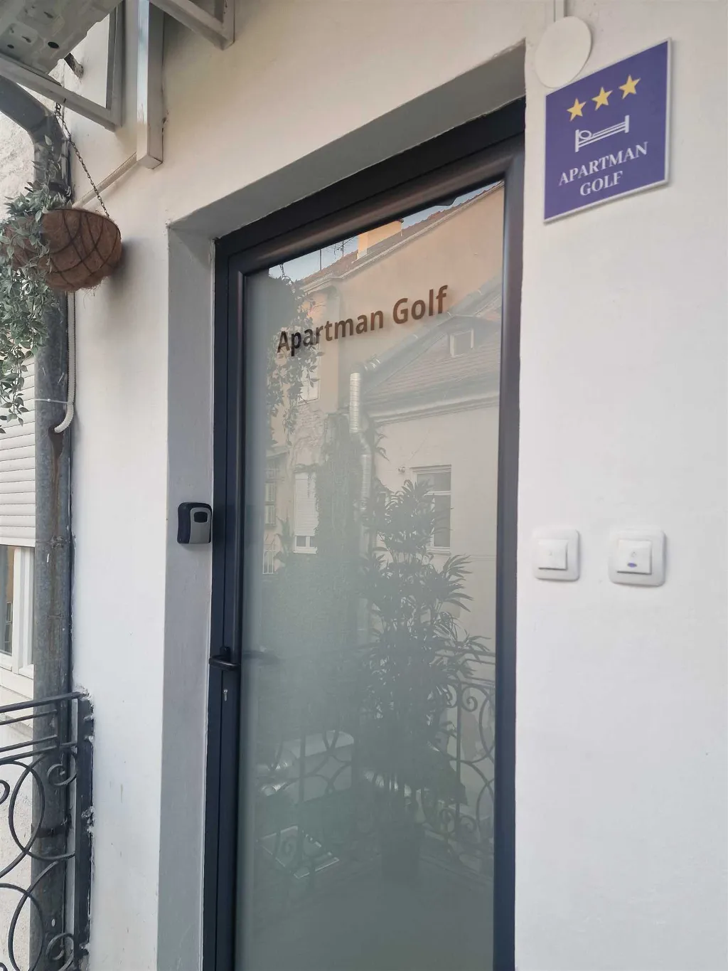 Two-Bedroom Apartment with Balcony in Zagreb