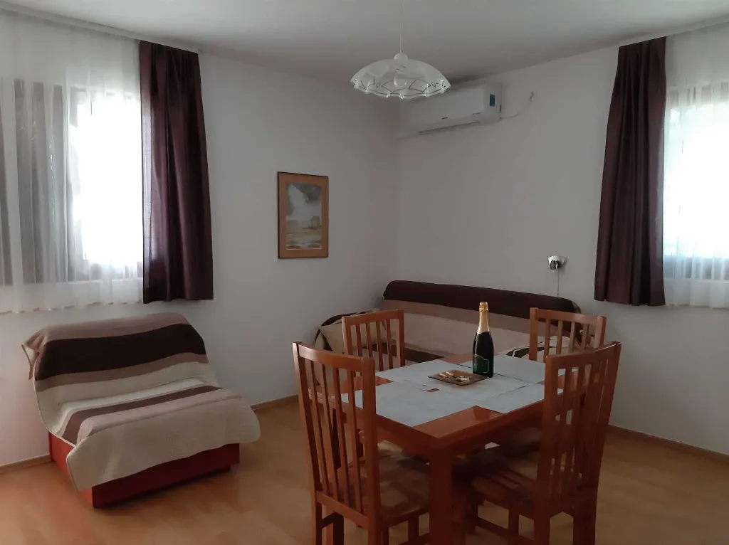 Apartment 2+2 with sea view (A2)