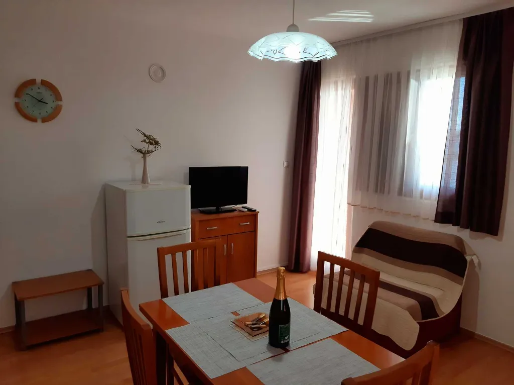Apartment 2+2 with sea view (A2)