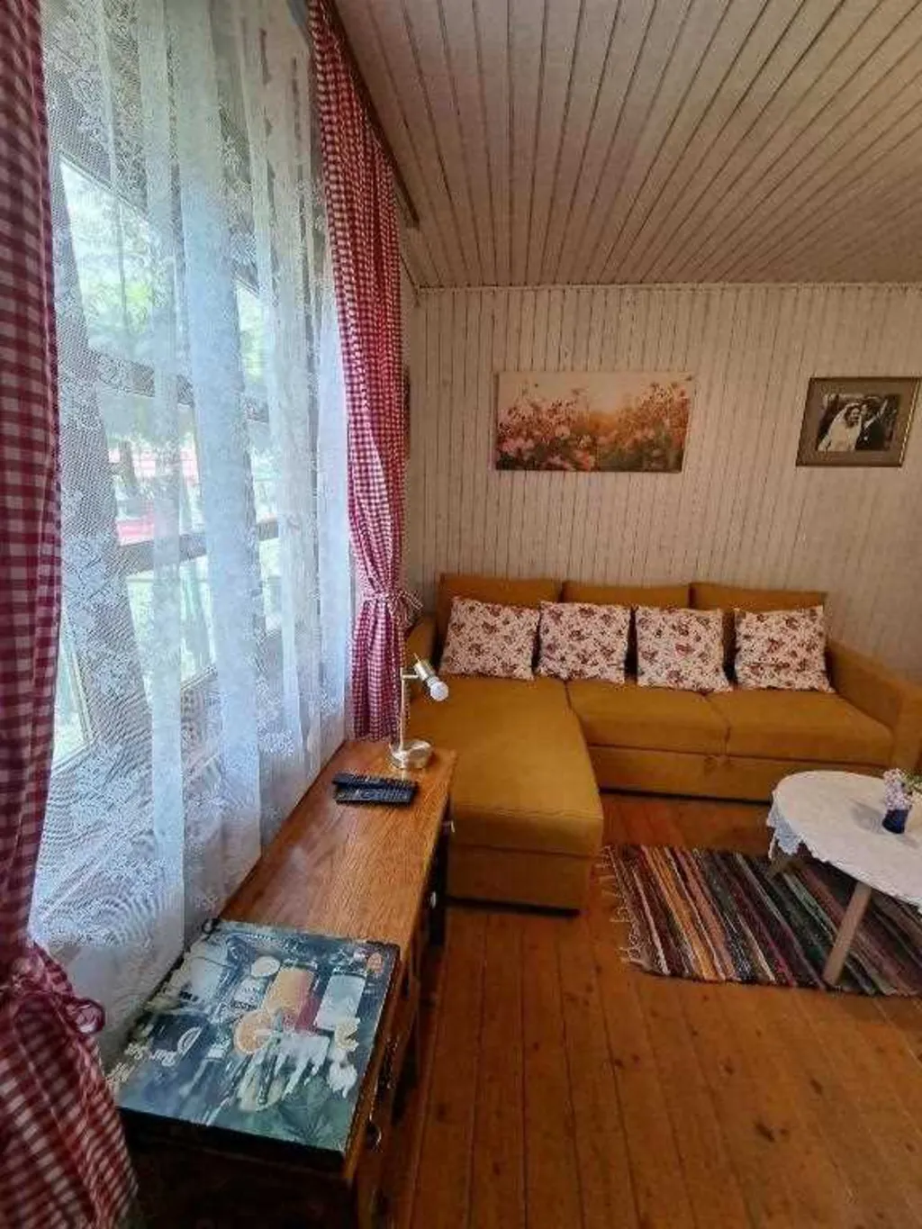 Kokotova hiža kuća za odmor sa četiri drvena objekta, roštilj, jaccuzi