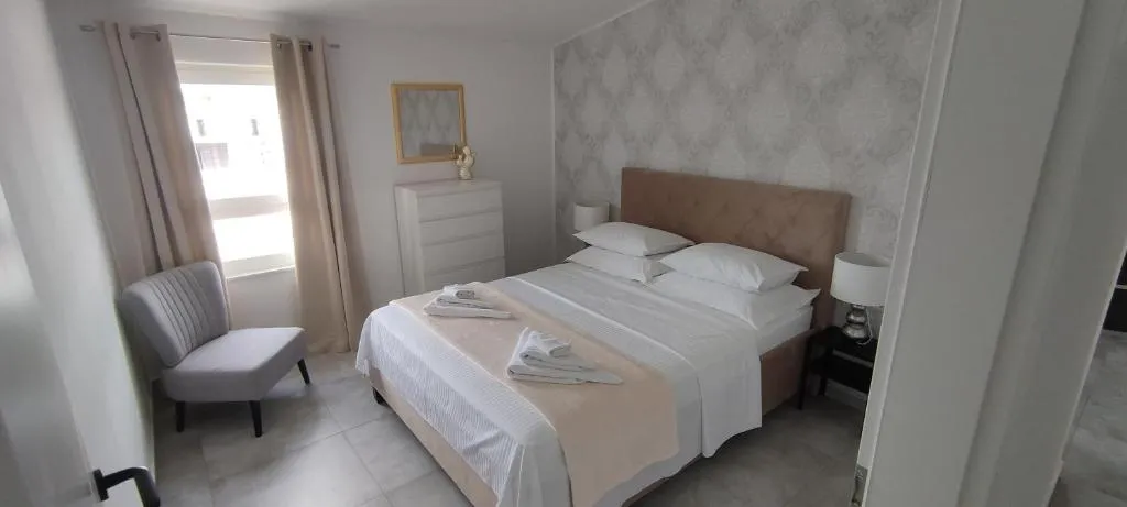 3-Bedroom Apartment in Vir for 8 Guests