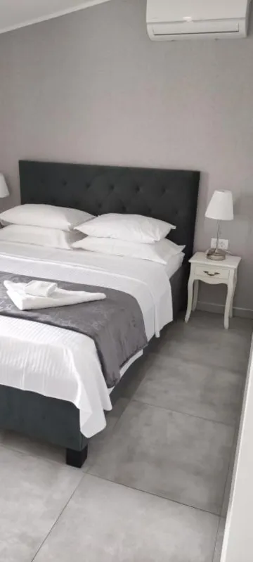 3-Bedroom Apartment in Vir for 8 Guests