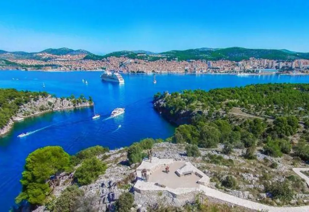 Šibenik Baldekin, apartman (4+0). 15-ak minuta do centra grada