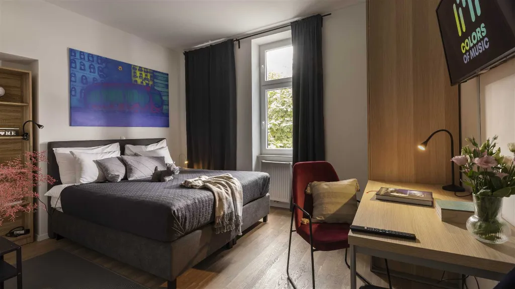 Bright 1-Bedroom Aparthotel in Zagreb for 2