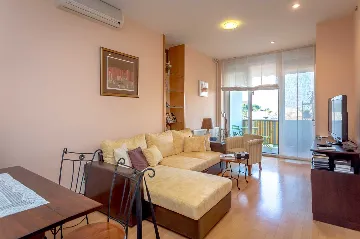 Renovated City-Center Apartment for 4 in Zagreb