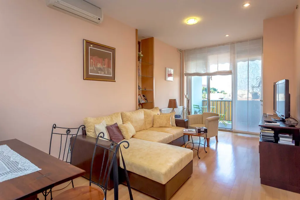 Renovated City-Center Apartment for 4 in Zagreb