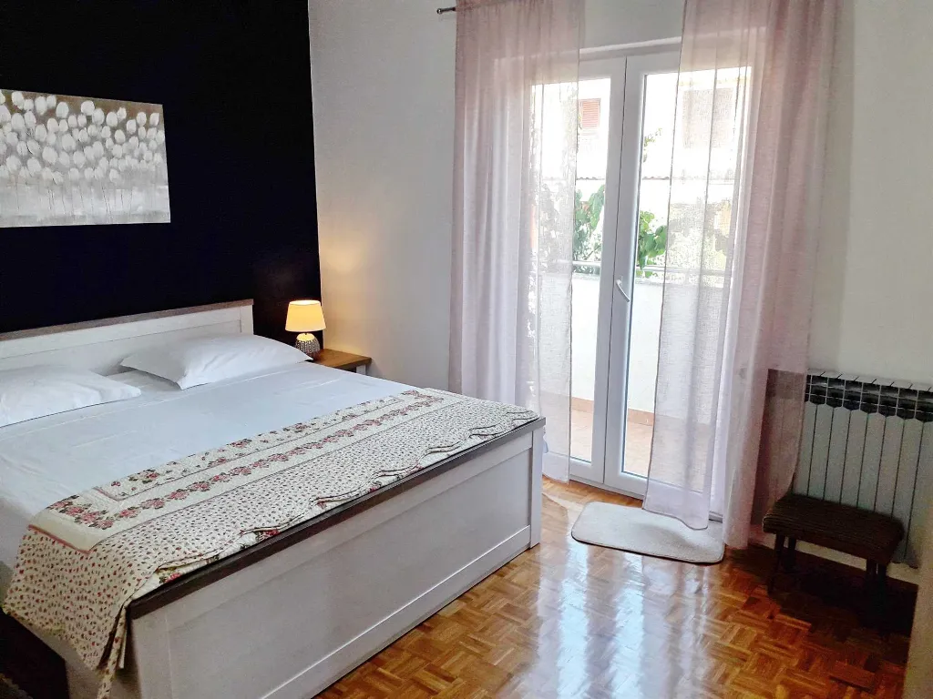 Apartments "J&R Babara" - Apartment with 2 bedrooms and a balcony