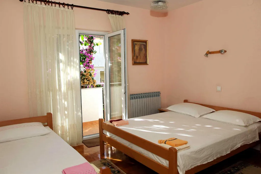 Apartments "J&R Babara" - Apartment with 2 bedrooms and a balcony