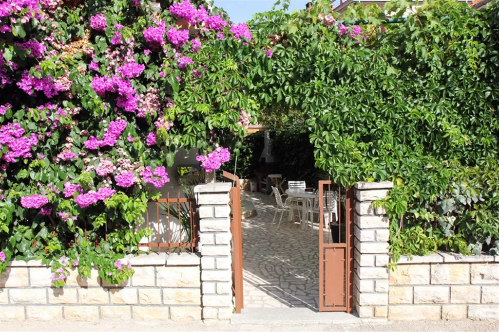 Apartments "J&R Babara" - Apartment with 2 bedrooms and a balcony
