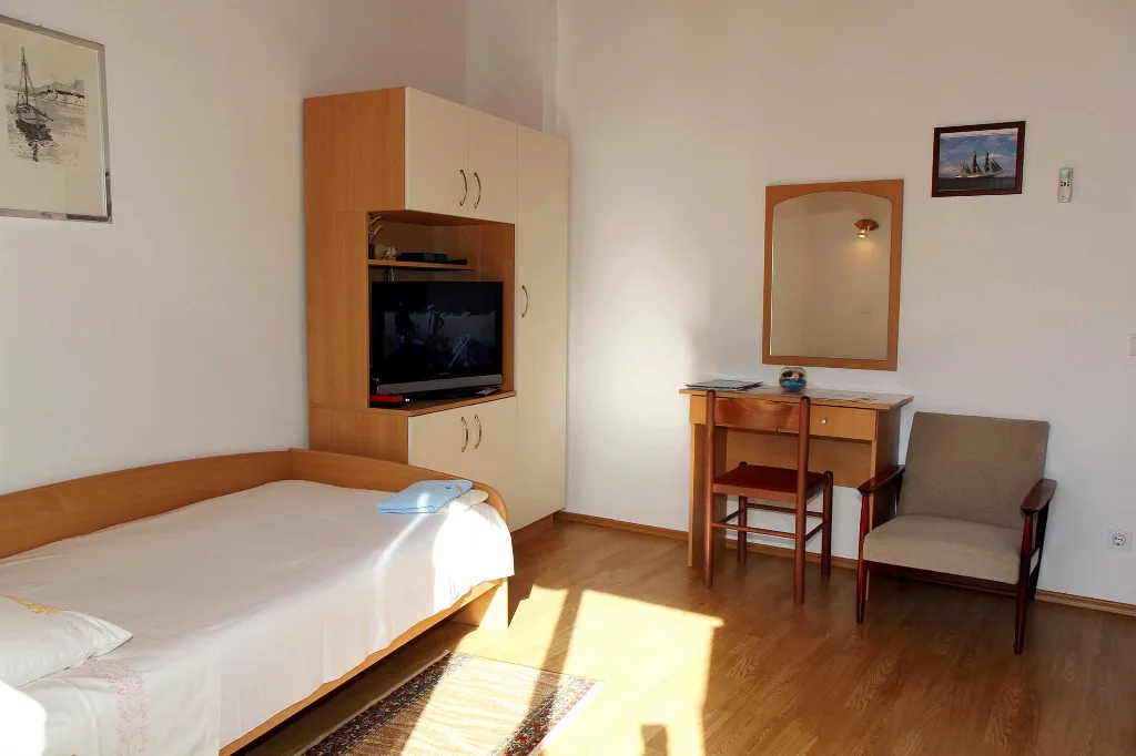Apartments "J&R Babara" - Apartment with balcony for 4 people