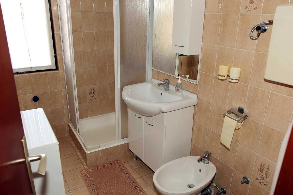 Apartments "J&R Babara" - Apartment with balcony for 4 people