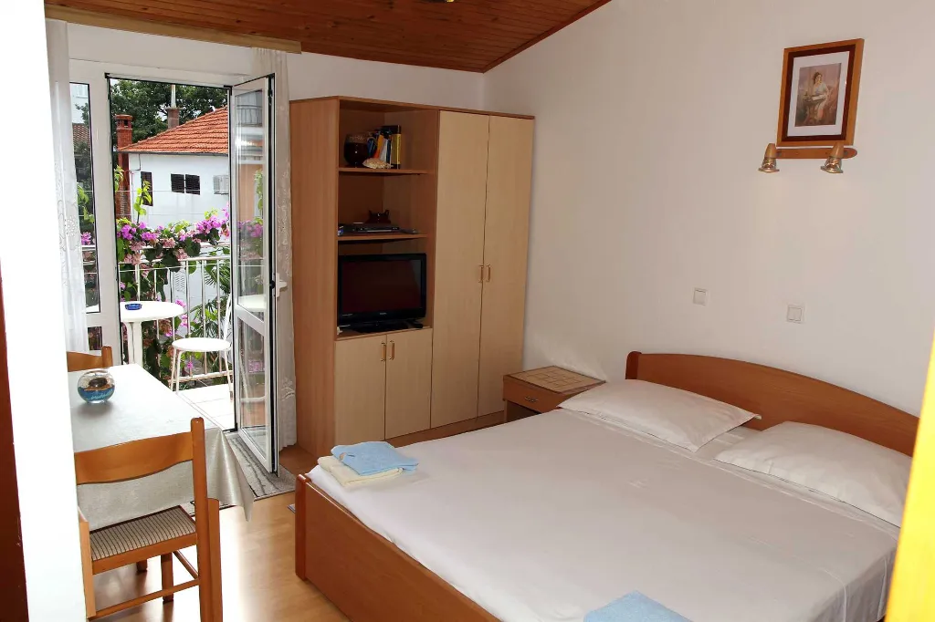 Apartments "J&R Babara" - Small studio with a balcony
