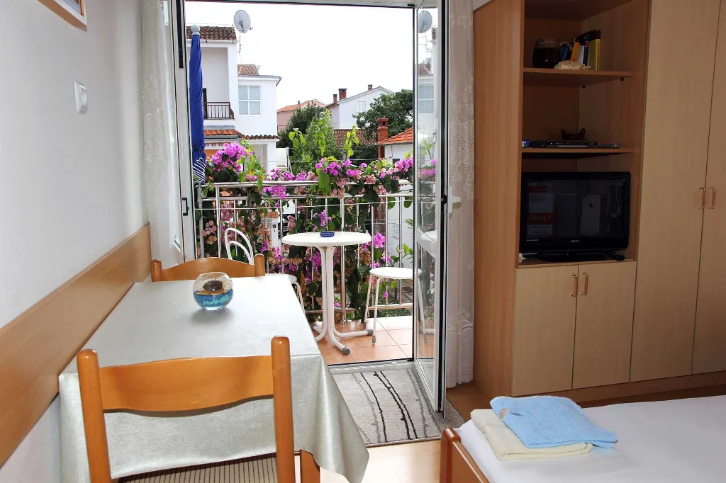 Apartments "J&R Babara" - Small studio with a balcony