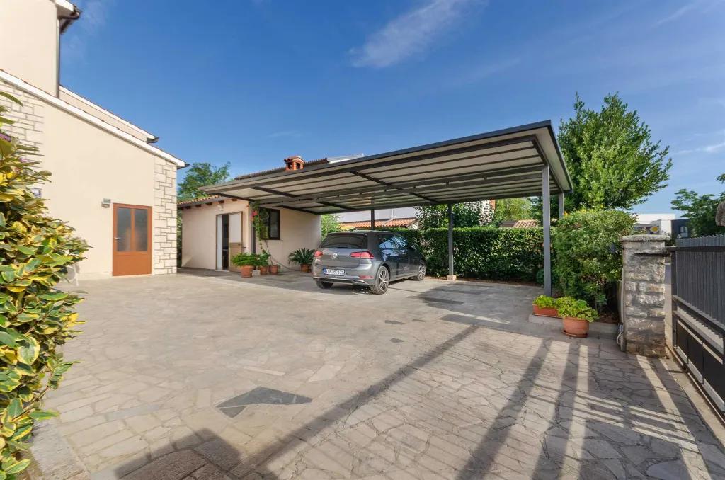 Two-Bedroom Apartment with Terrace in Rovinj