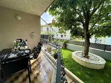 Two-Bedroom Apartment in Rovinj with Parking